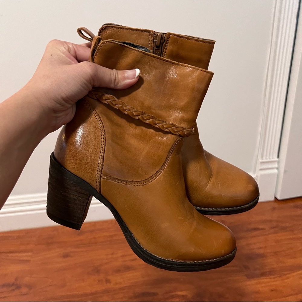 Valencia Brown Leather Boots